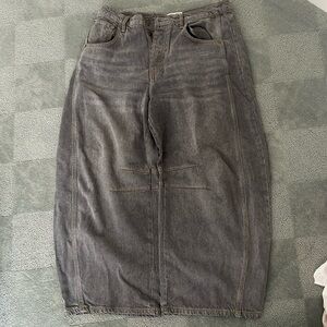 Free people mid rise barrel jeans!